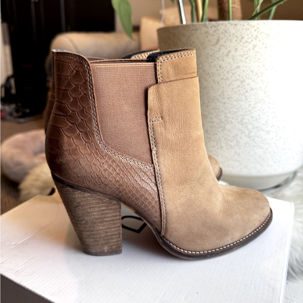 Aldo Saadi heeled Chelsea boots